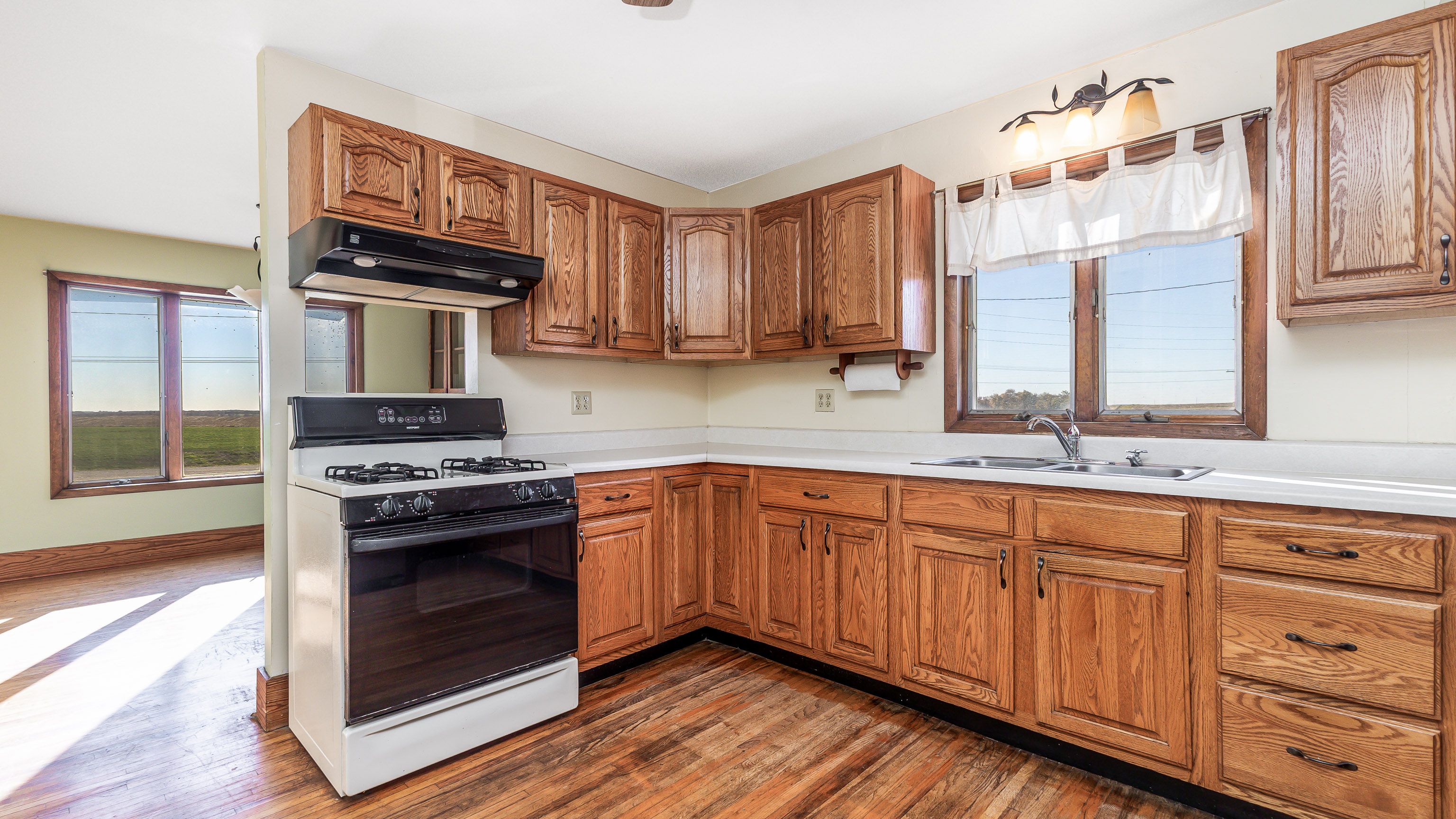 Listing Photo: 13-9162 RICHLAND RD013